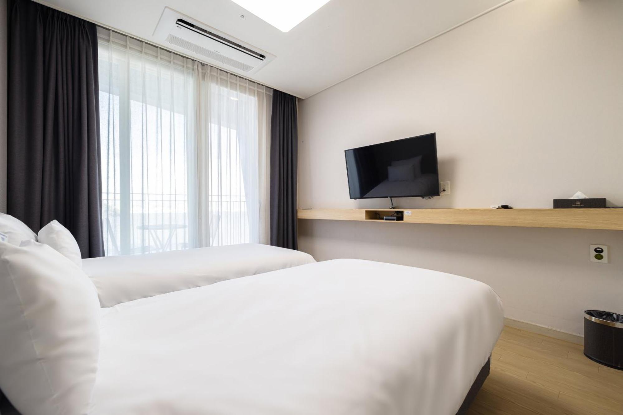 Ocean Soleview Hotel Ίντσεον Εξωτερικό φωτογραφία
