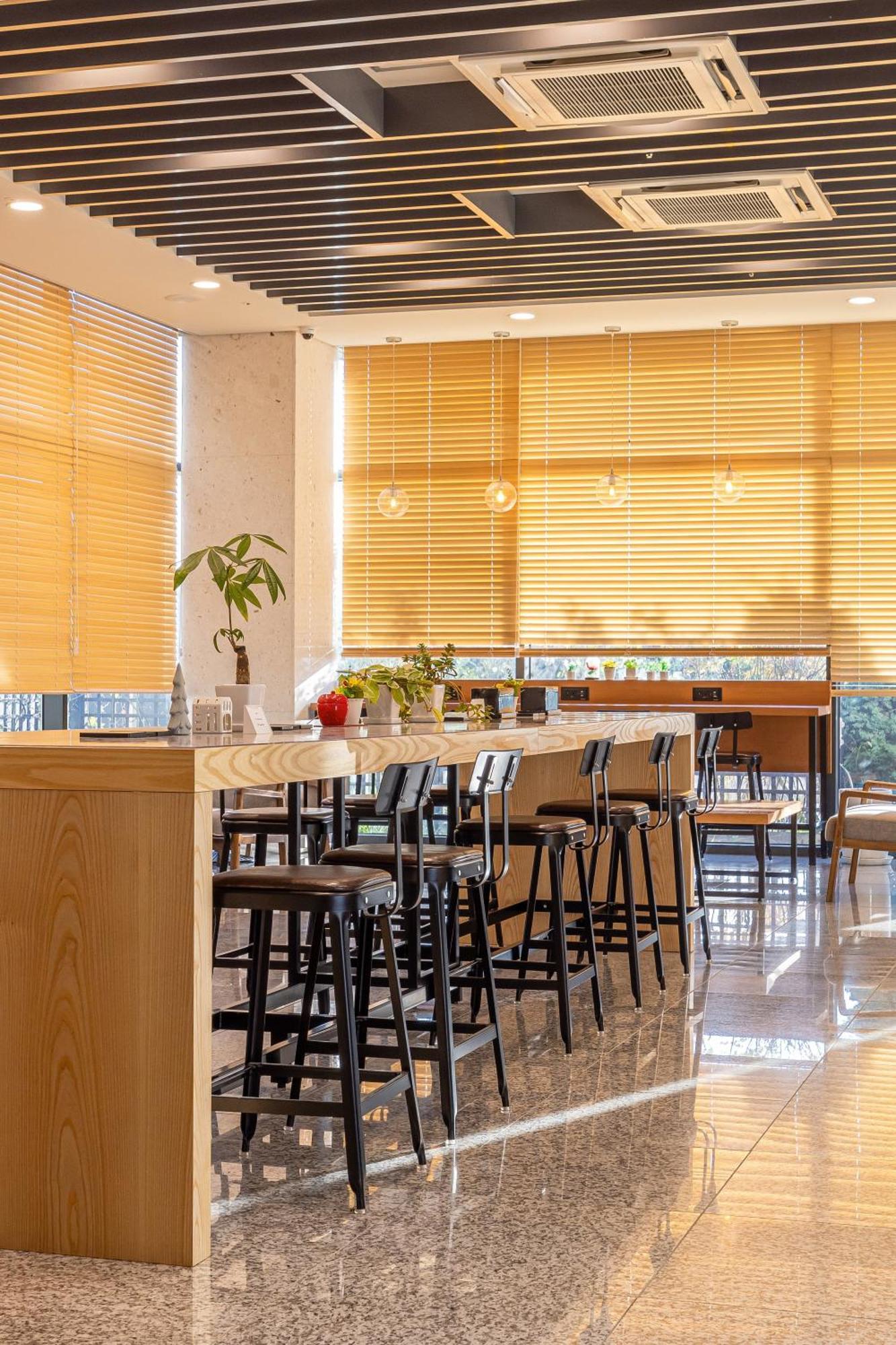 Ocean Soleview Hotel Ίντσεον Εξωτερικό φωτογραφία